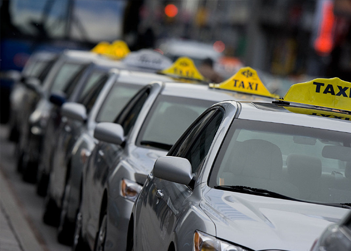 Harpenden Taxis Note cab number